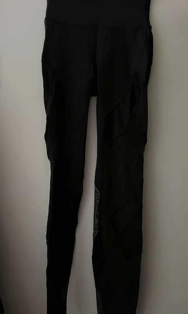 Lululemon Leggings 28” - Image 2