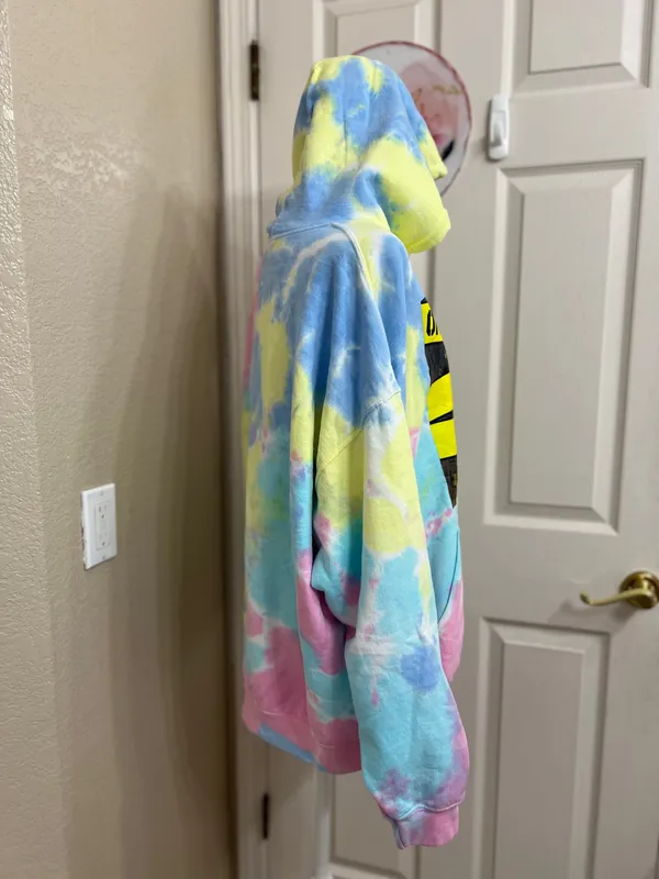 Gildan Heavy Blend Tie Dye Hoodie Only Murders in the Building Graphic XL - Image 4