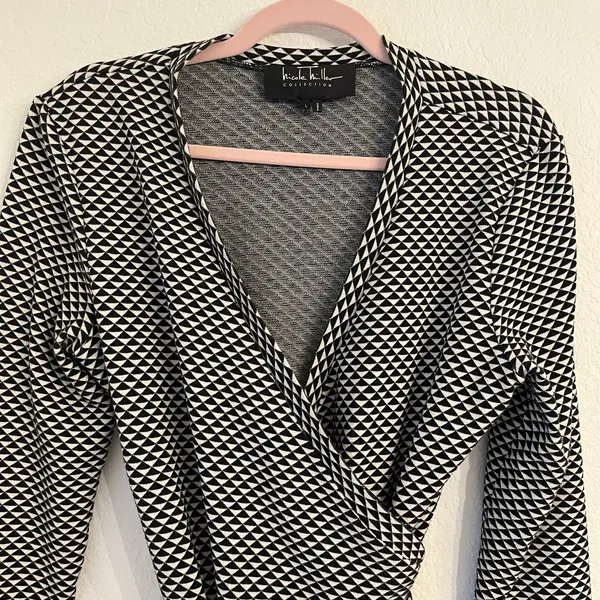 Nicole Miller Collection‎ Claudette Knit Wrap Sweater Dress L Geometric Ruffles - Image 3