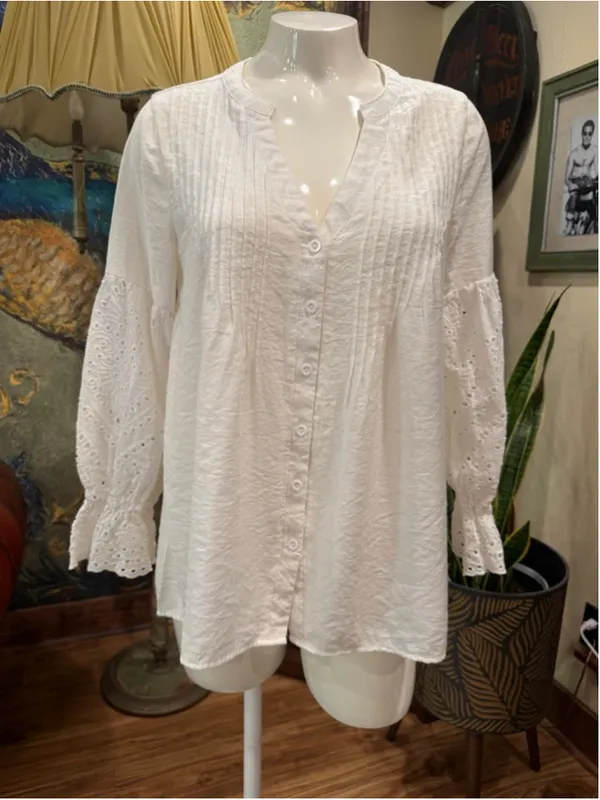 White Eyelet Puff Sleeve Pintuck Blouse Button Front High Low Tunic Boho Cottage - Image 4