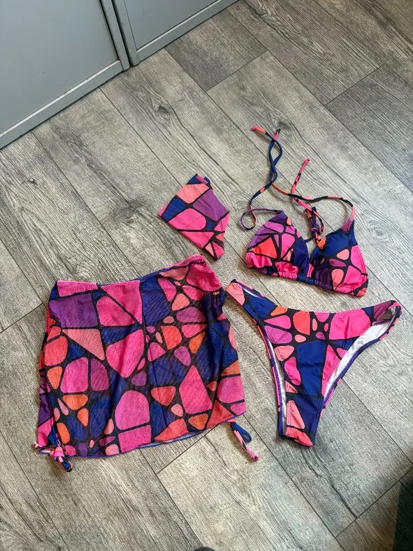 SheIn NWOT Medium 4pcs Women's Halter Tie Neck Triangle Bikini Set Head Scarf & Skirt - Image 2