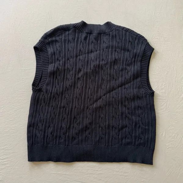 Apparalel cable knit sweater vest - Image 2