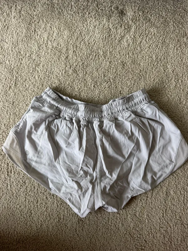 Lululemon Shorts Hotty Hot - Image 2