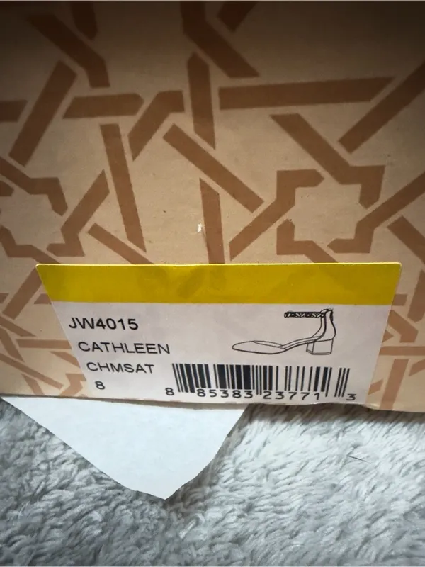 Jewel by Badgley Mischka Cathleen Block Heel size 8 New in Box! - Image 3