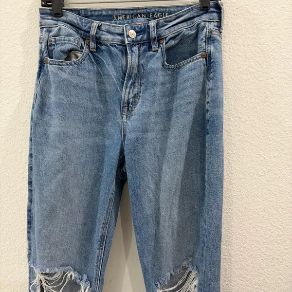 American Eagle Strigid High Waisted Ripped Mom Jean Size 4 Regular - Image 4