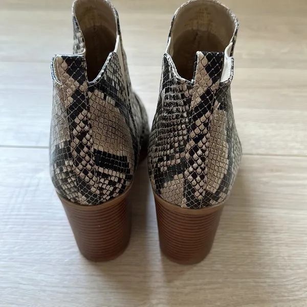 MIA Julissa Snake Skin Ankle Boot size 8.5 - Image 4