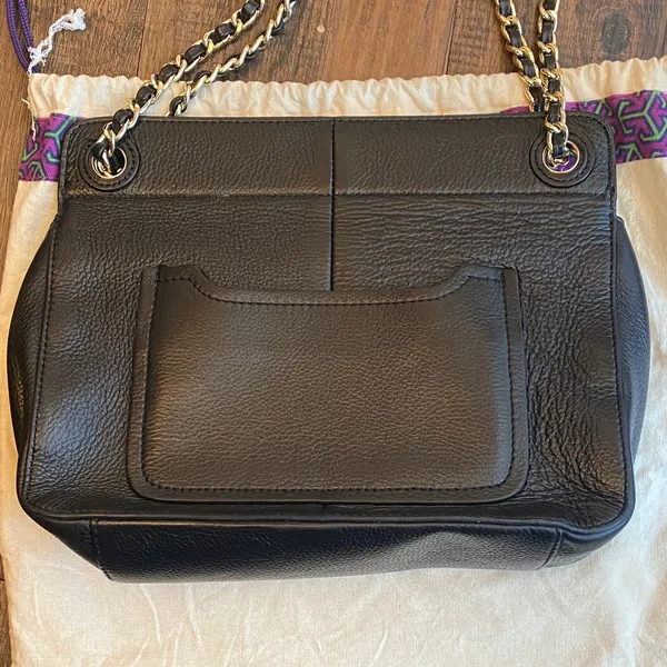 Tory Burch Marion Black Leather Shoulder Bag with Gold Chain - Image 7