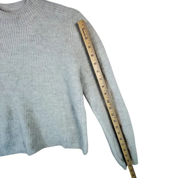Banana Republic Minimalist Wool Blend Ribbed Sweater Gray Medium‎ Capsule Luxury - Image 7