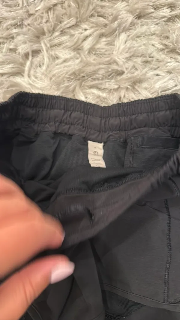 Lululemon Hotty Hot 2.5" Shorts Black - Image 4