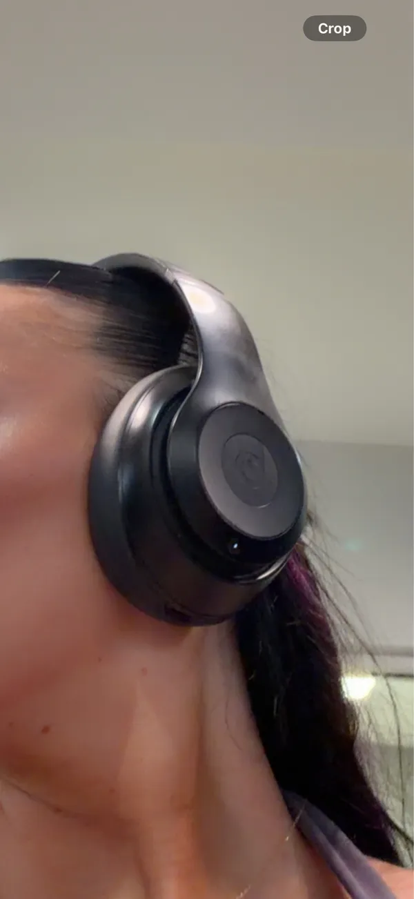 Beats Studio Pro Headphones - Image 2