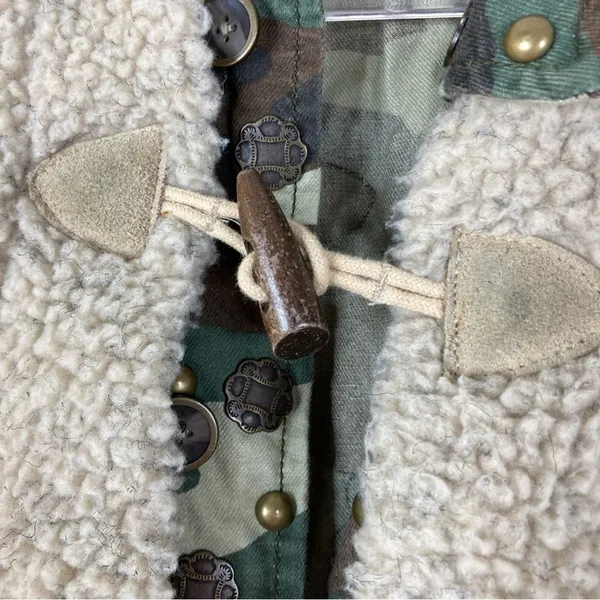 Free People Tan Camouflage Sherpa Jacket Toggle Button Cotton Womens Small - Image 3