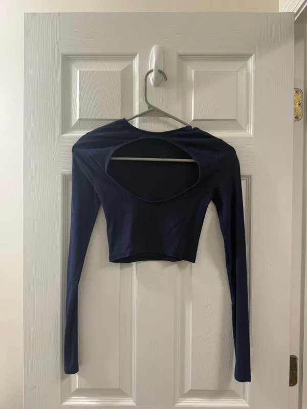 H&M Backless Crop Top - Image 2