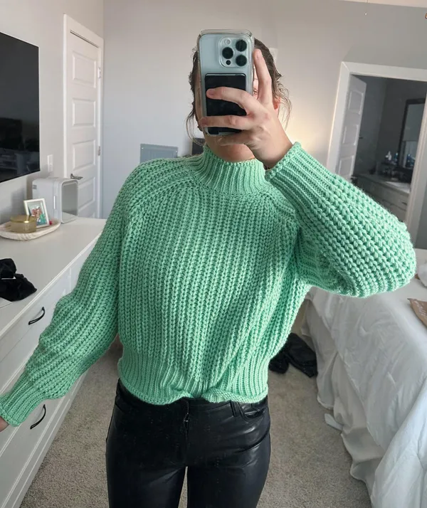 H&M Green Mock Neck Sweater - Image 3