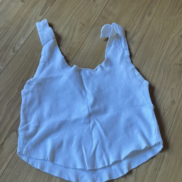 White cropped Top - Image 3