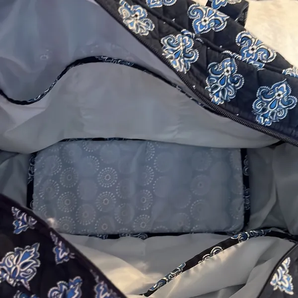 Vera Bradley diaper bag - Image 4