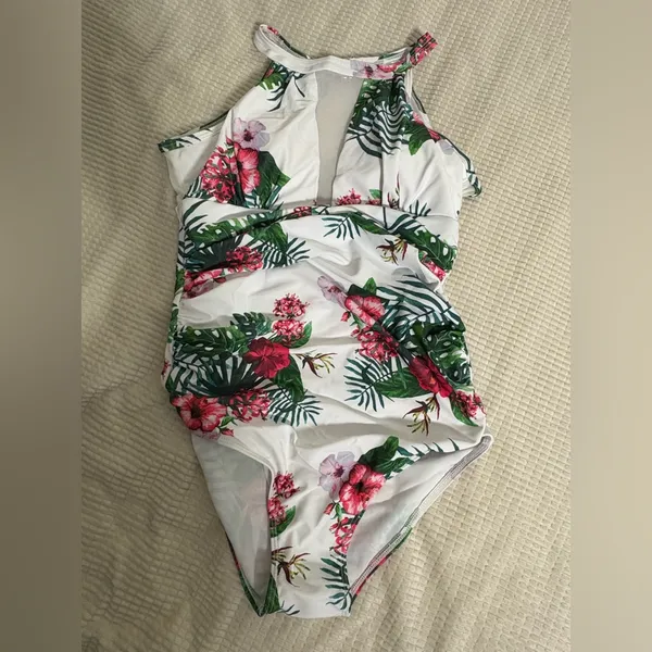 Floral Print Women's One Piece Swimsuit - Image 5