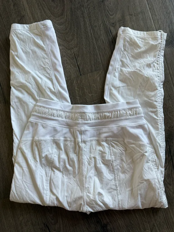 Lululemon Dance Studio Crop 25" - Image 3