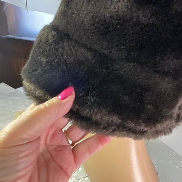 Vintage faux Fur brown Cloche hat . - Image 2