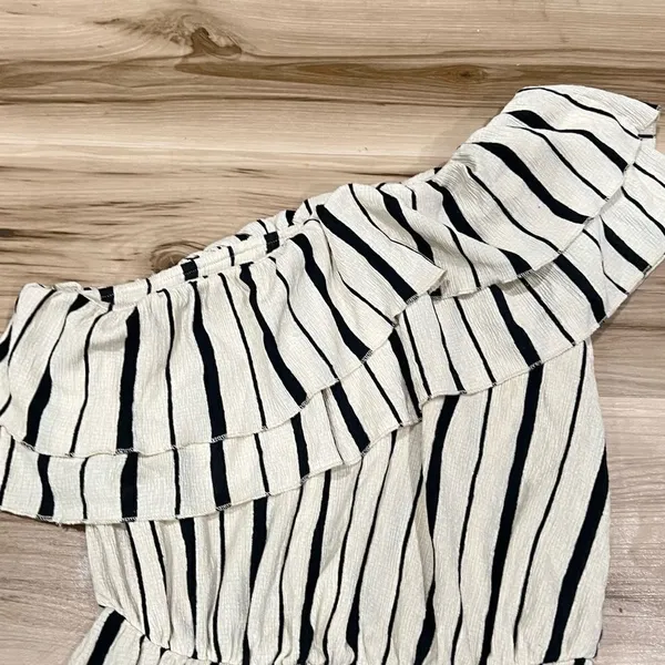 Anthropologie Cream and Black Striped Ruffle Blouse Women’s Small - Image 4