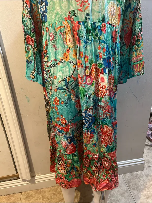 Vibrant Floral Tiered Maxi Dress in Teal and Coral - Image 9