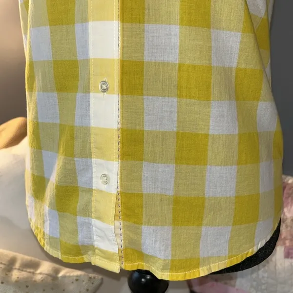 Boden Size 2R Sleeveless Button Down Shirt - Image 3