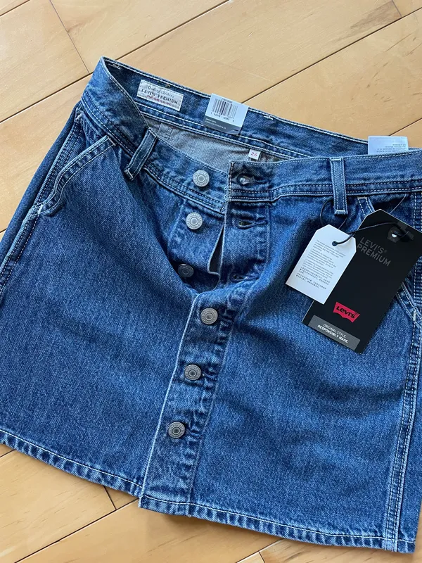 Levi's Premium Denim Button Up Skirt. - Image 3