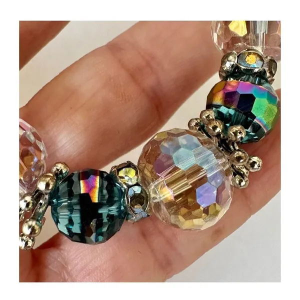 Clear and iridescent crystal beaded bracelet - Image 4