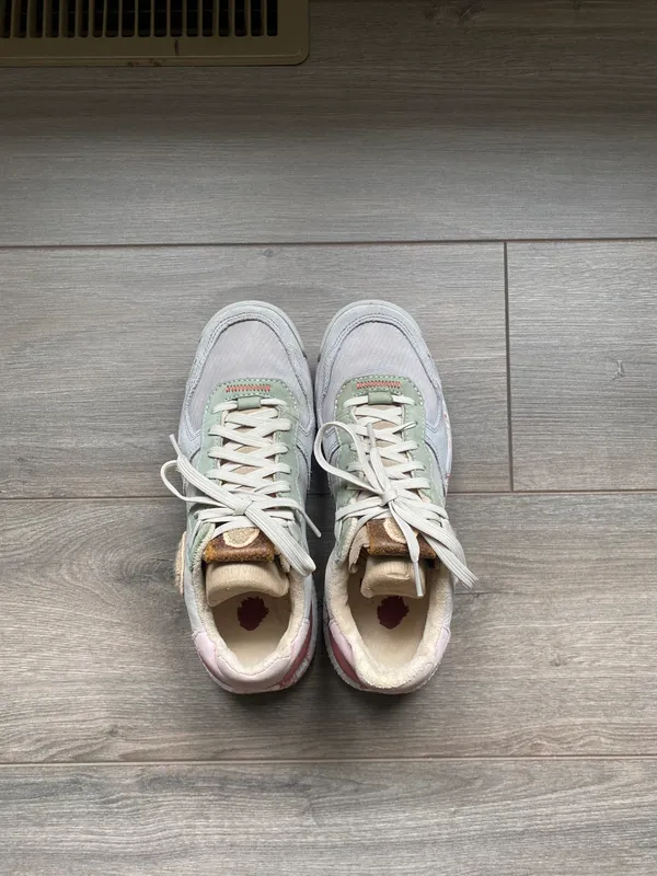 Hiking Shoes - Image 3