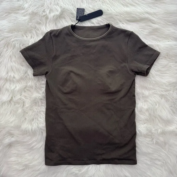 Nike Skims Ribbed Seamless Short Sleeve Top Dusty Oakmoss / Dune Size Medium - Image 3