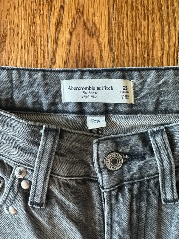 Abercrombie & Fitch Gray Wide-Leg Jeans with Stud Trim - Image 5
