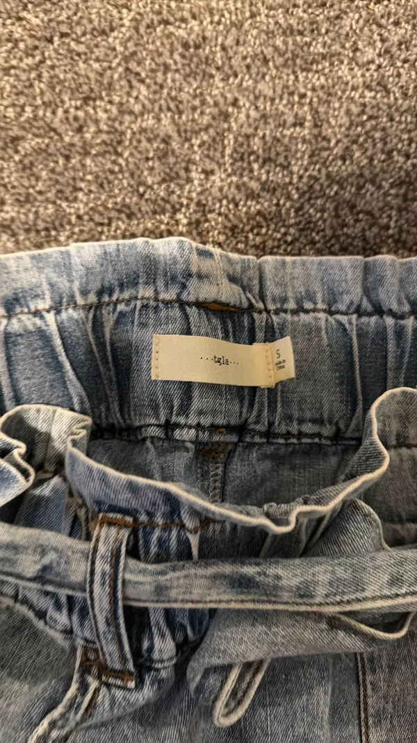 Francesca's Denim shorts - Image 4