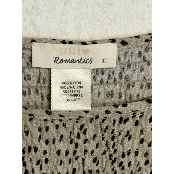 Urban Romantics Womens Long Sleeve Cheetah Print‎ Blouse Size L Smocked Peasant - Image 3