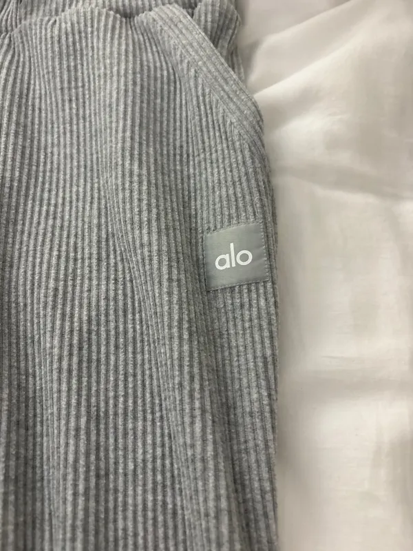 Alo Yoga Muse Sweatpants(read description) - Image 2