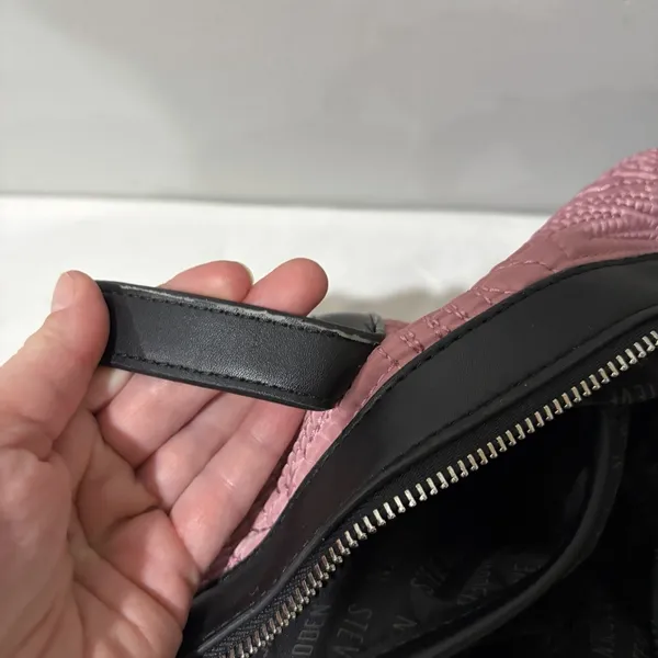 Steve‎ Madden Pink quilted tote Travel bag and detachable crossbody Bag Keychain - Image 11