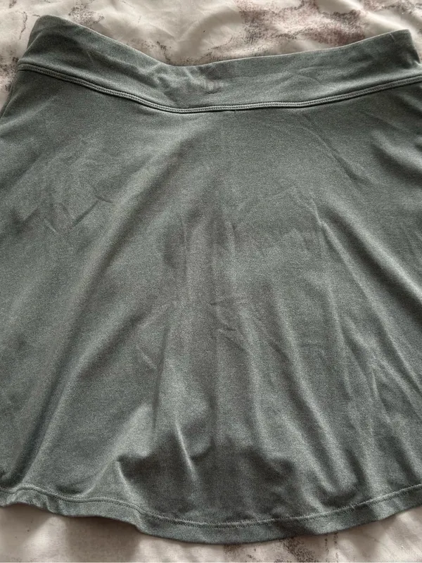 EleVen by Venus Williams Gray Wrap-Style Circle Skirt with white shorts, size M - Image 13