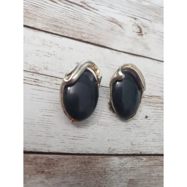 Vintage Clip On Earrings Black Oval with Silver Tone Detail - Poor Condition - Image 3