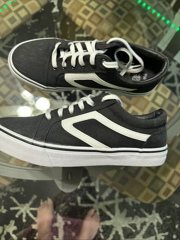 Time and Tru woman’s Black and White Casual Lace-Up Sneakers - Image 3