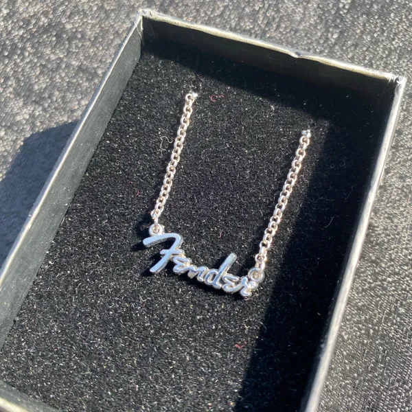 💎🩶 Vintage Y2K 2000s NWT Fender Monogram Statement Silver Tone Metal Pendant & Ball Chain Necklace $19.99 🩶💎 - Image 2