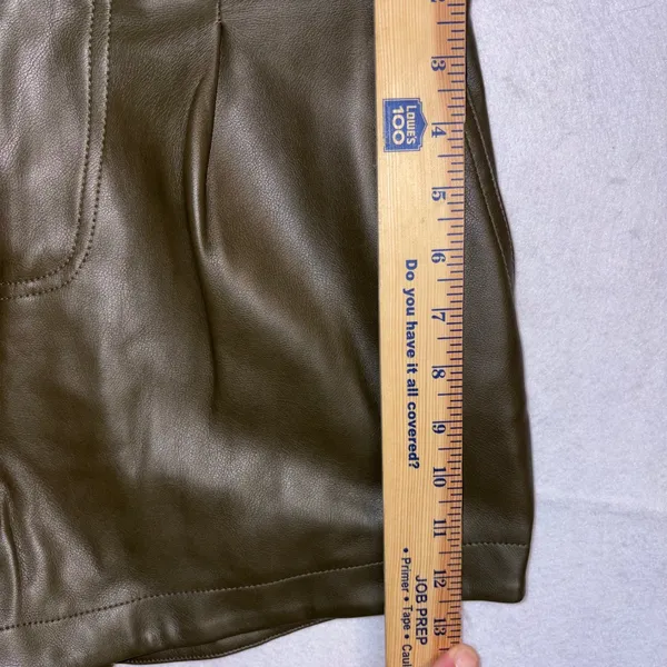 Avec Les Filles Olive Green Faux Leather high Waist Pleated Shorts‎ Size S - Image 3