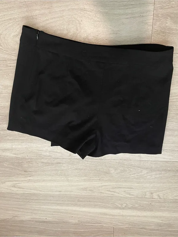 Leith Black Wrap Skort - Image 3