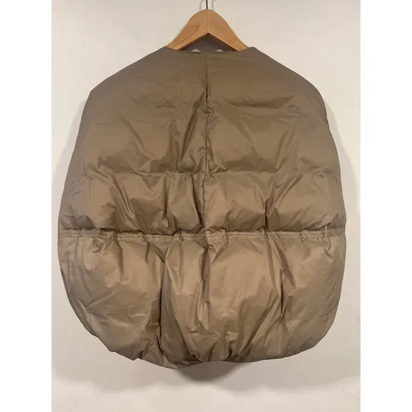Women’s Taupe Cropped Oversized Puffer Vest Size Medium - Image 3