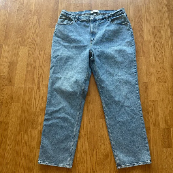 Abercrombie & Fitch Curve Love Ultra High Rise 90s Straight Jean Size 34 - Image 4