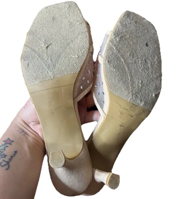 Tan kitten heels Size 8 - Image 4