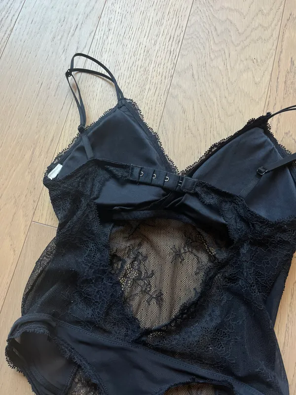 Abercrombie Black Vintage Lace Bodysuit - Image 6