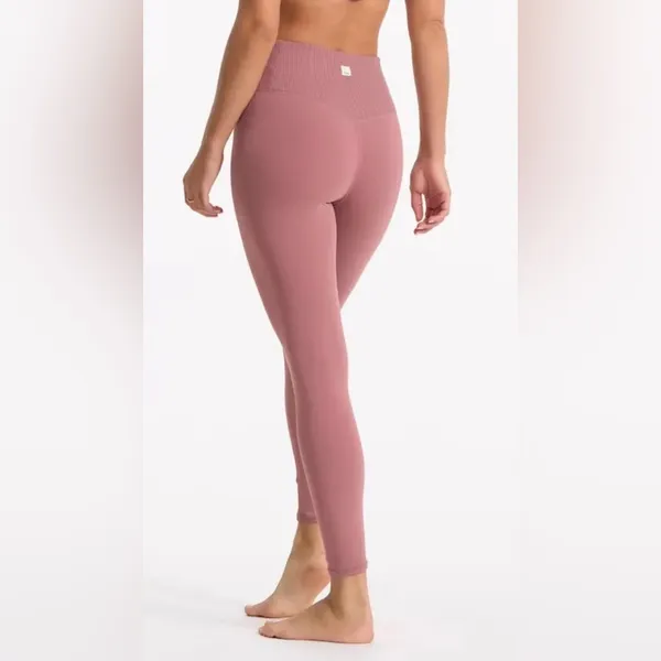 Vuori NWT Rib Studio High-Waisted Leggings Marsala Size M - Image 2