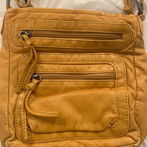 Bueno Women’s Cross Over Body Bag - Image 2