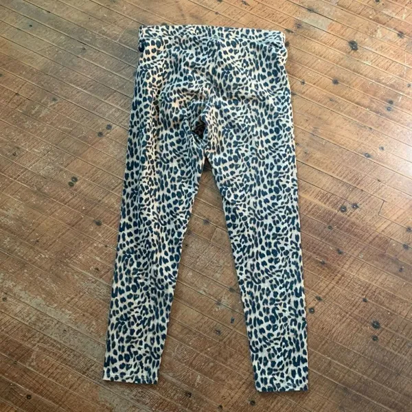 Victoria’s Secret cheetah print L loungewear cozy leggings - Image 3