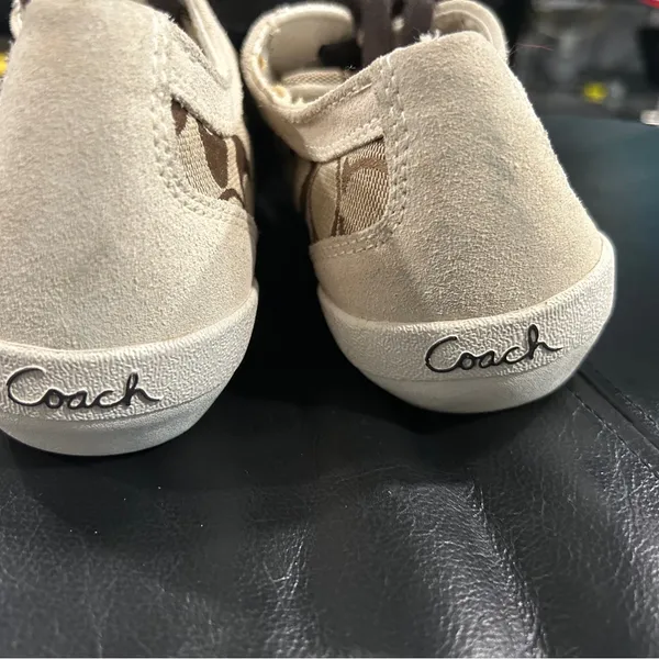 Women’s Coach Brown and Cream Sneakers Please see pics New but Peeling inside - Image 6