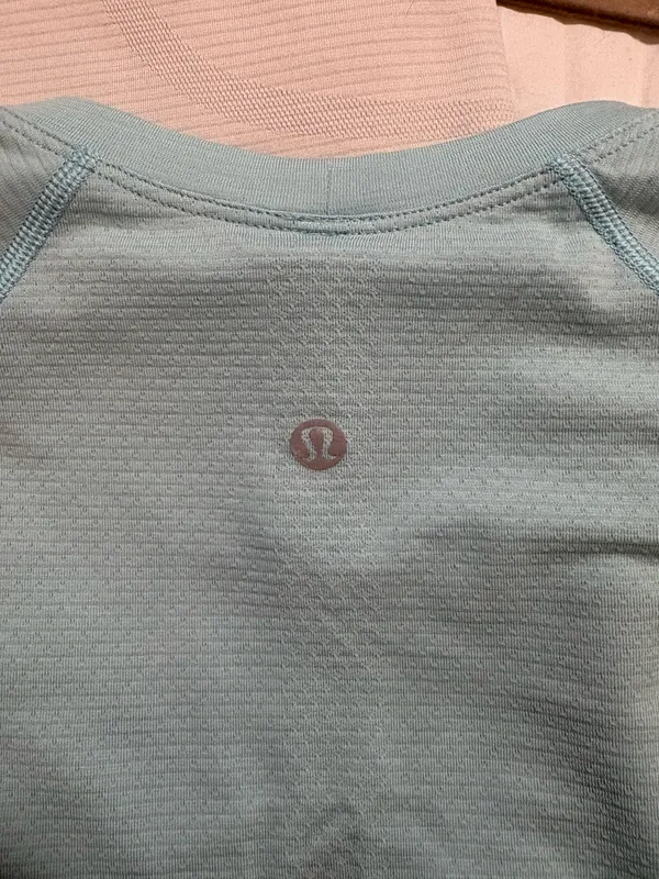 Lululemon Short Sleeve Swiftly - Image 3