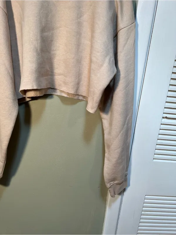 PrettyLittleThing Women's Size Medium Cropped Crewneck Sweatshirt Beige Fleece - Image 4